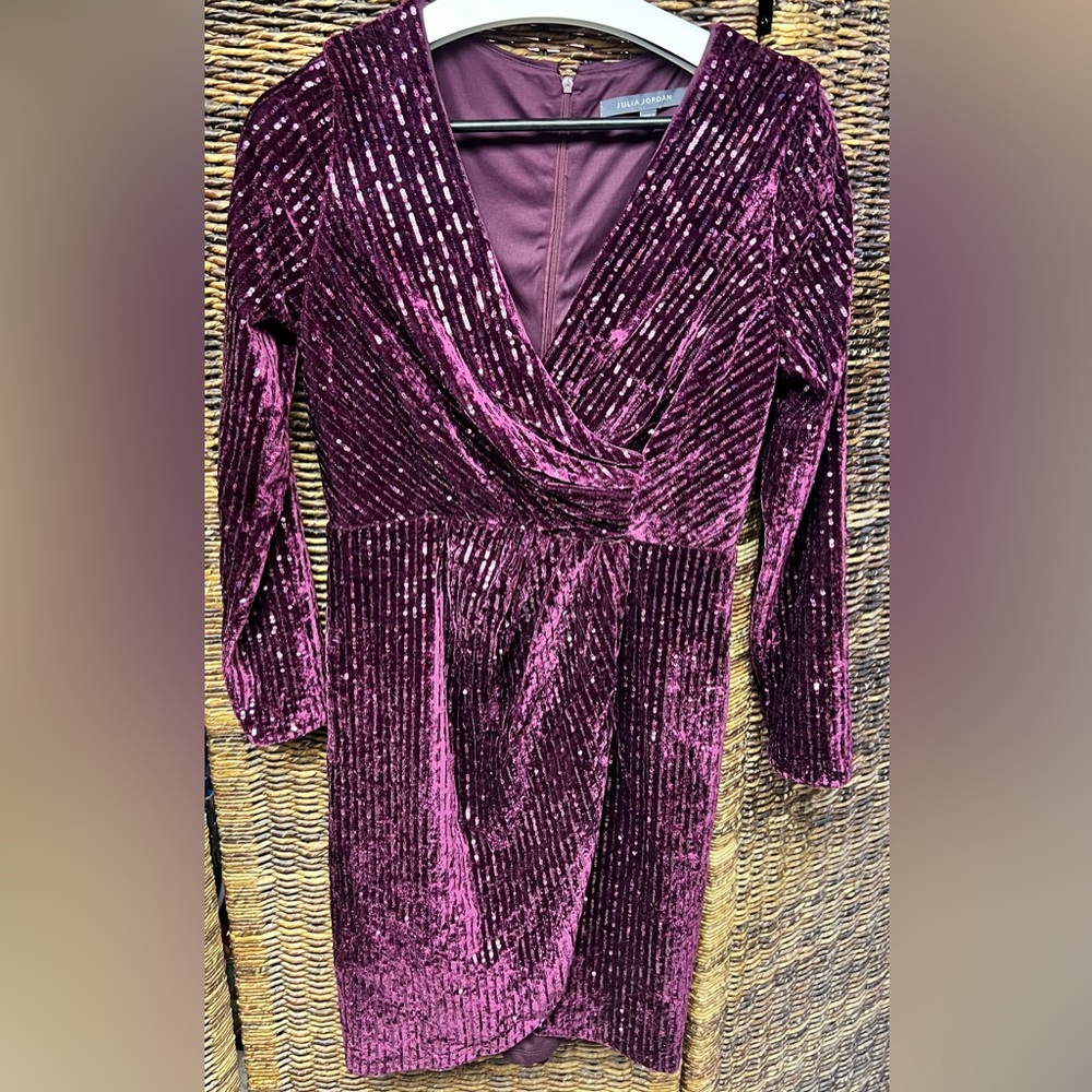 Julia Jordan - Elegant Velvet Wine colored Dress, Size:6‎